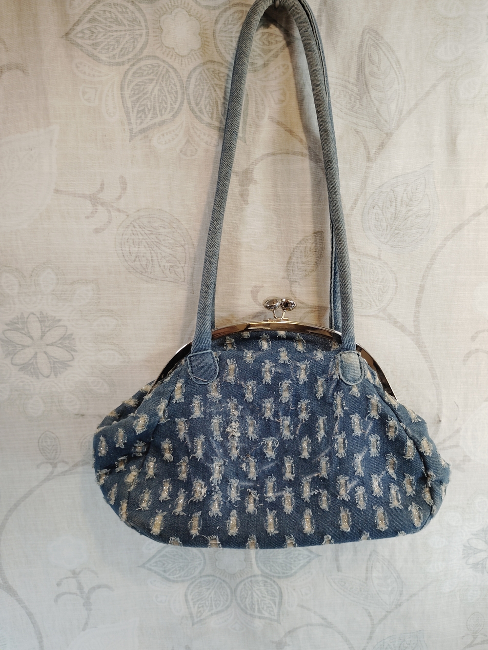 Denim Textured Shoulder Bag With Kiss Closure- Blue